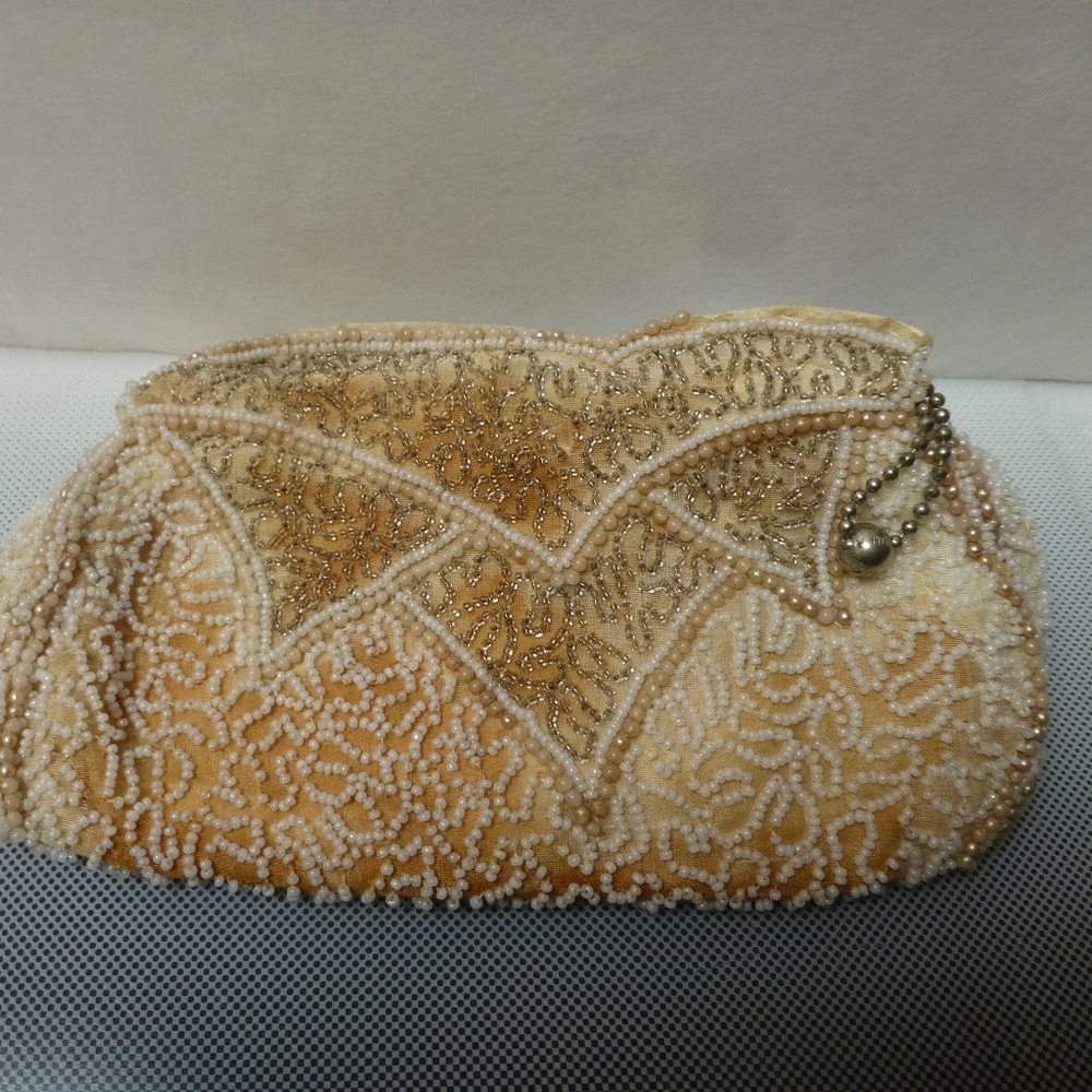 VINTAGE BEADED PARTY PURSE